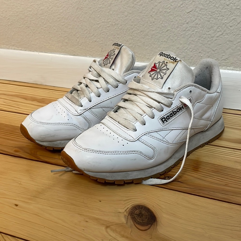 Reebok classic leather sneaker - white/gum sole